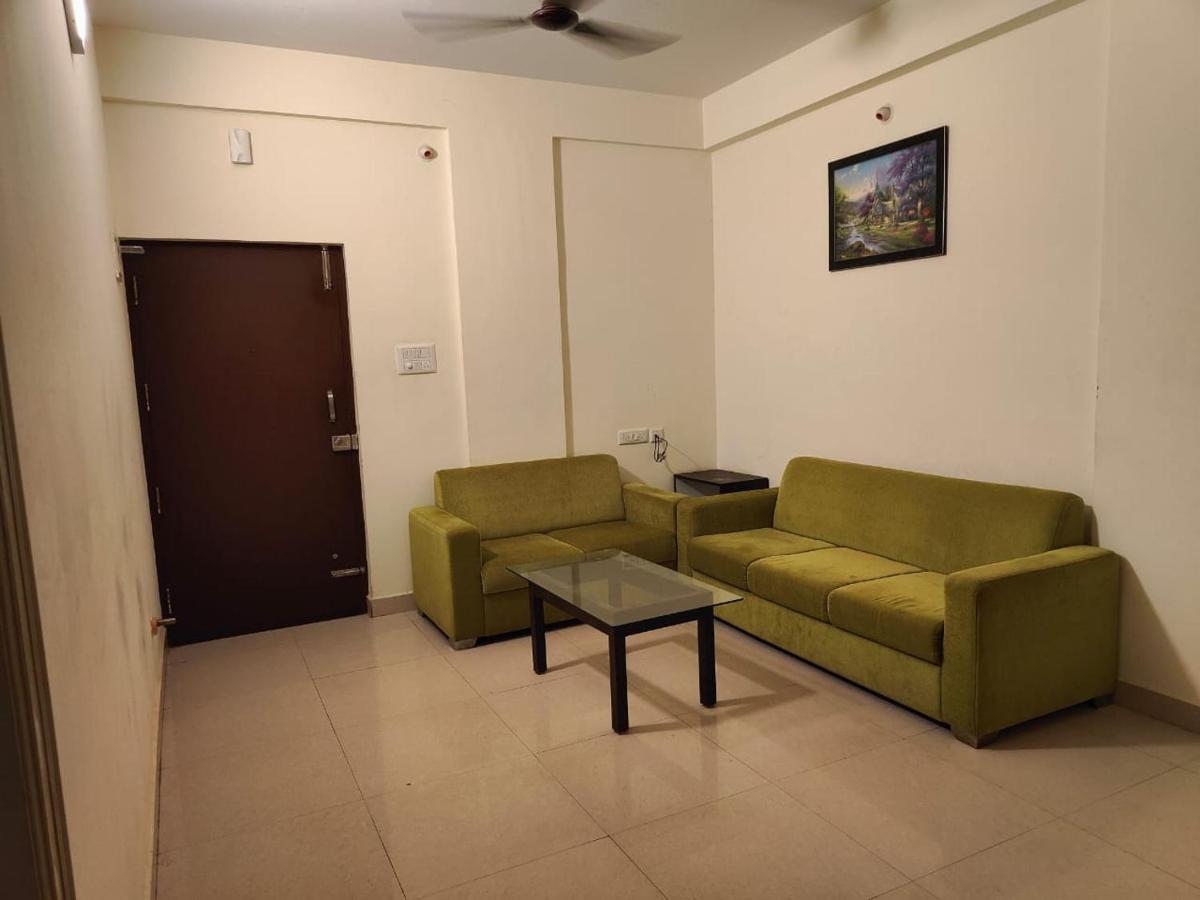 Pristine Inn Manyata Bangalore Esterno foto